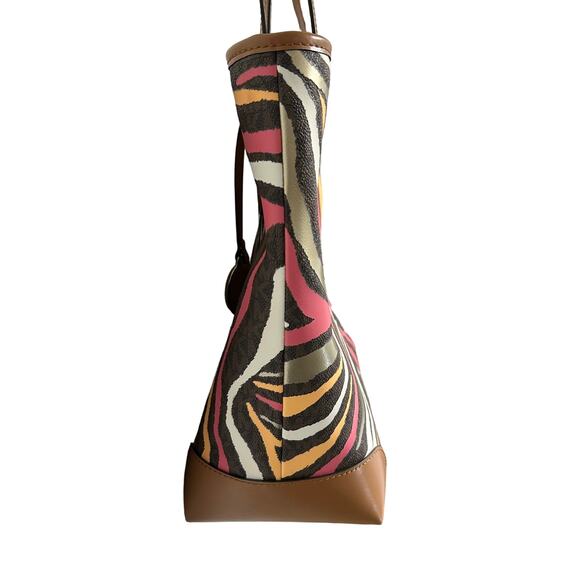 Michael Kors Eva Large Striped Tote w/Wallet NWOT Limited Edition Leather Canvas - Picture 6 of 12